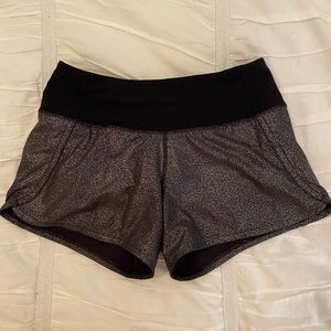 lululemon speed up shorts size 2 ✨